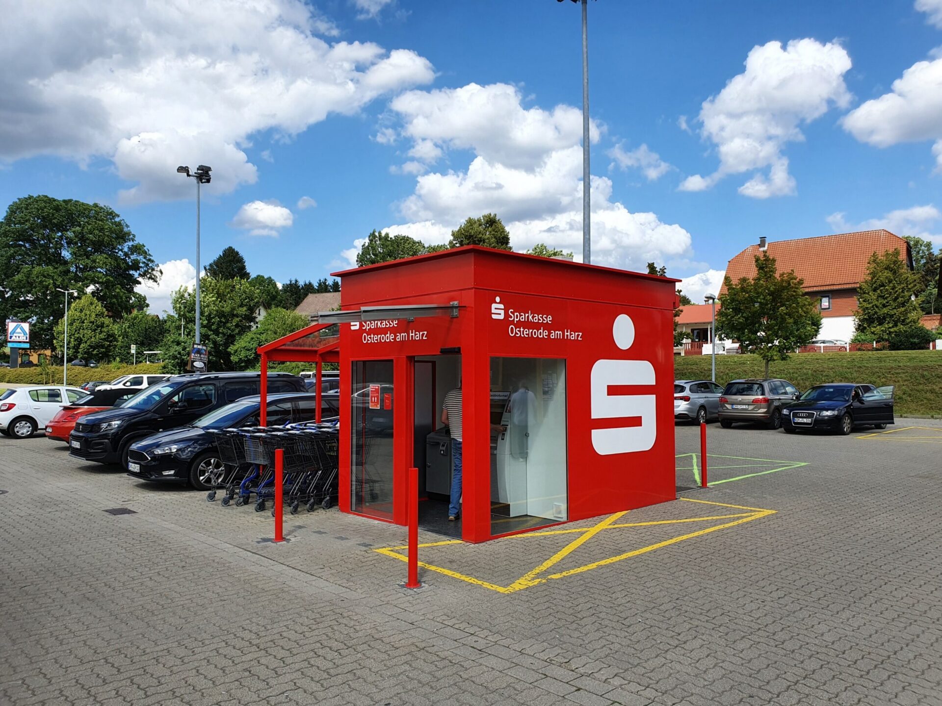 #375 cash-Point, schwere, sprenggeschützte Ausführung mit Betonwänden – Bild 3